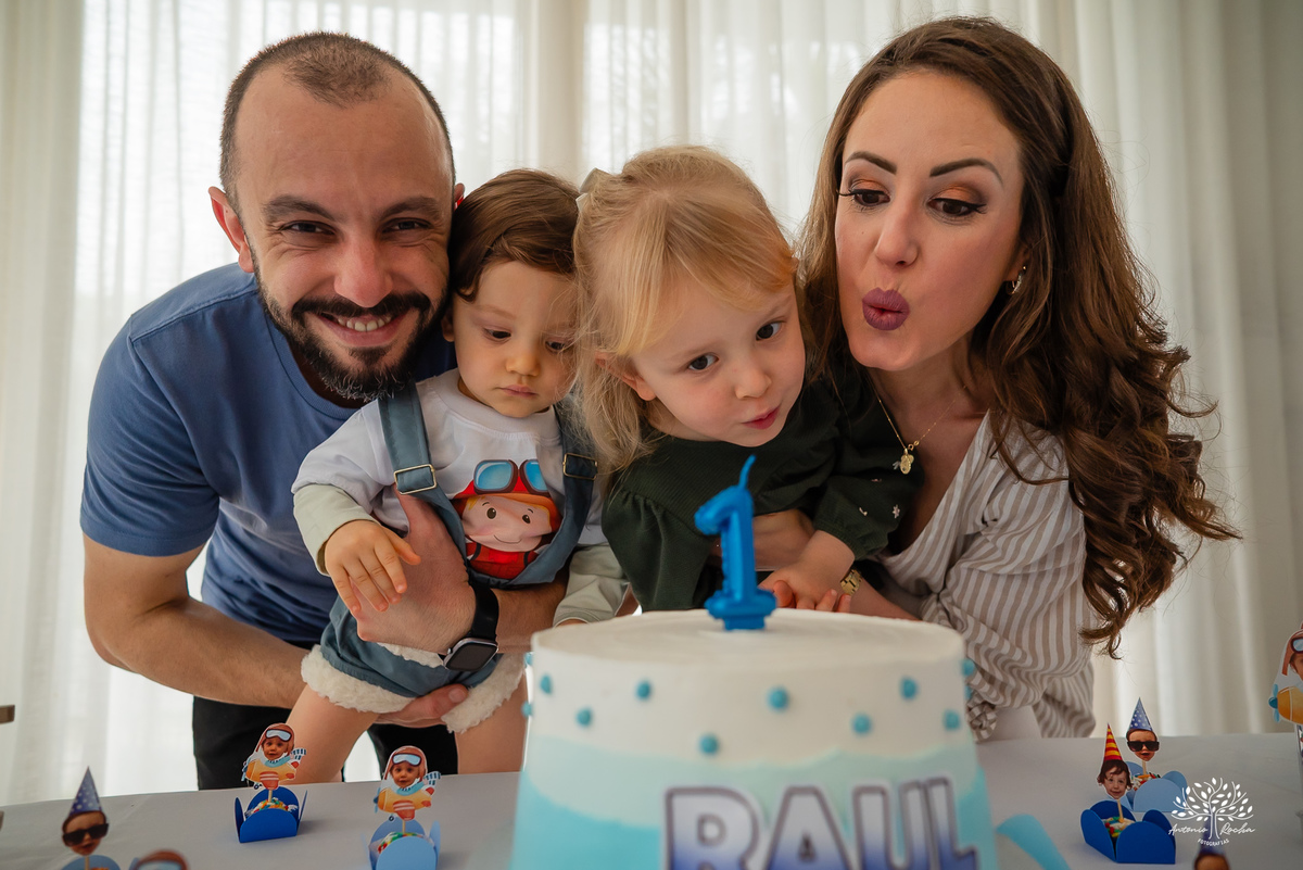 fotógrafo de aniversário infantil - aniversário de 1 ano - fotografia de família - festa de aniversário - fotógrafo em Pelotas - ensaio infantil - festa de um aninho - fotógrafo de crianças - aniversário em condomínio - Antonio Rocha Fotografias - Aviador