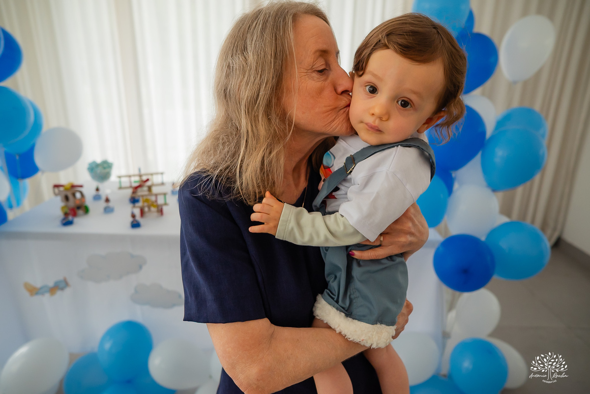 fotógrafo de aniversário infantil - aniversário de 1 ano - fotografia de família - festa de aniversário - fotógrafo em Pelotas - ensaio infantil - festa de um aninho - fotógrafo de crianças - aniversário em condomínio - Antonio Rocha Fotografias - Aviador