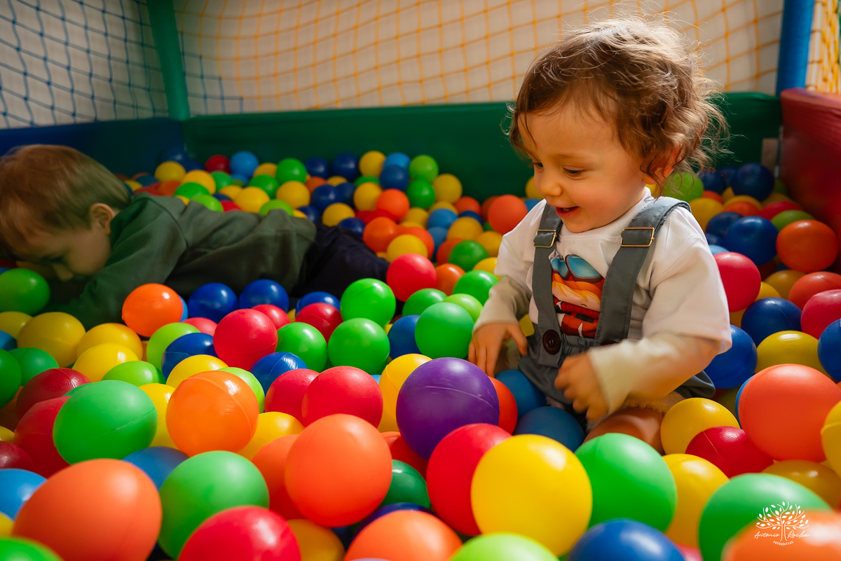 fotógrafo de aniversário infantil - aniversário de 1 ano - fotografia de família - festa de aniversário - fotógrafo em Pelotas - ensaio infantil - festa de um aninho - fotógrafo de crianças - aniversário em condomínio - Antonio Rocha Fotografias - Aviador