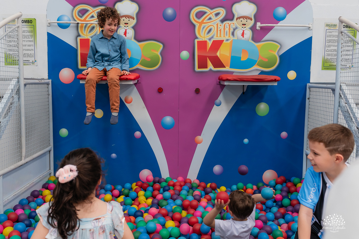 fotografia infantil - aniversário infantil - fotógrafo em Pelotas - ensaio infantil - festa de 8 anos - família reunida - registro de infância - fotografia de família - Antonio Rocha Fotografias - fotografia espontânea – Cliff Kids – Sprunki - Gamer