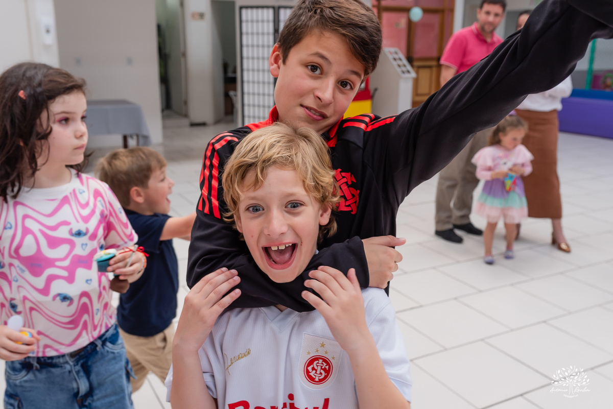 fotografia infantil - aniversário infantil - fotógrafo em Pelotas - ensaio infantil - festa de 8 anos - família reunida - registro de infância - fotografia de família - Antonio Rocha Fotografias - fotografia espontânea – Cliff Kids – Sprunki - Gamer
