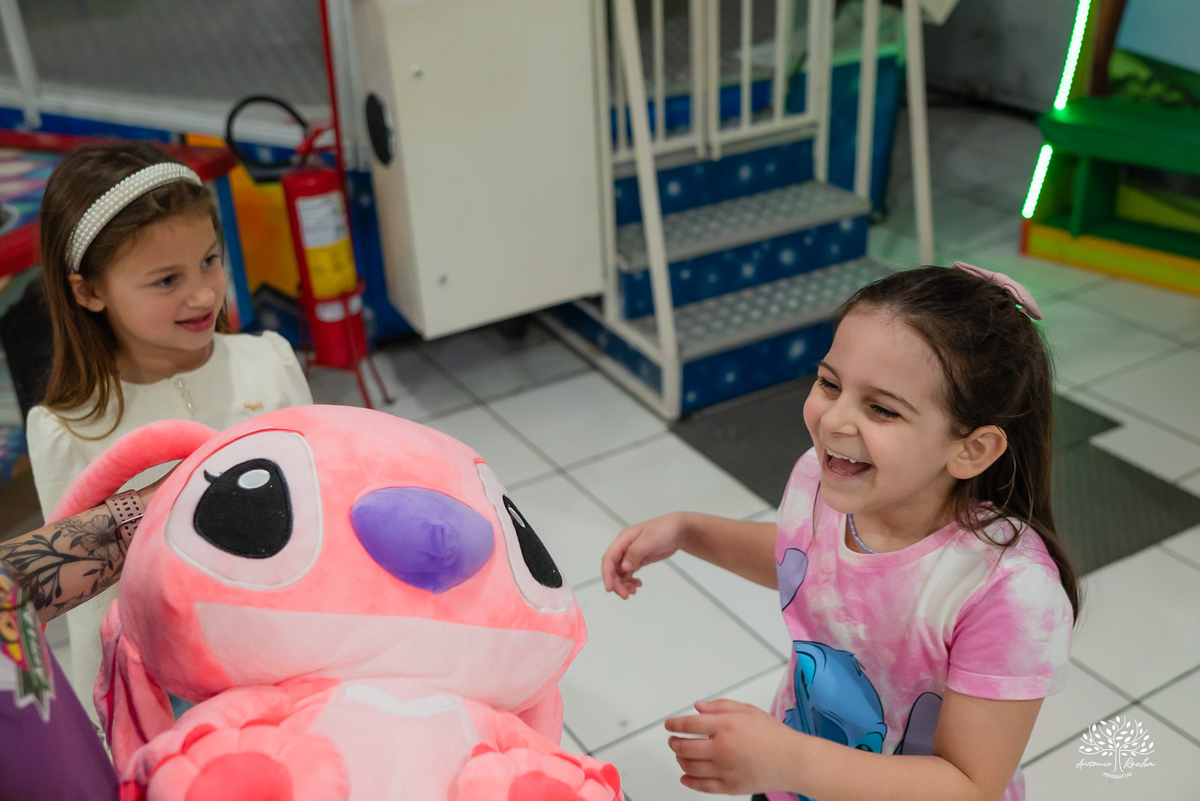 fotografia infantil - festa dupla - aniversário infantil - fotógrafo em Pelotas - Antonio Rocha Fotografias - ensaio infantil - festa temática - Stitch - futebol - Meu Herói - Leão - Angel - Grêmio - Quadra de Futebol - Pintura Facial - Arte Riso - irmãos
