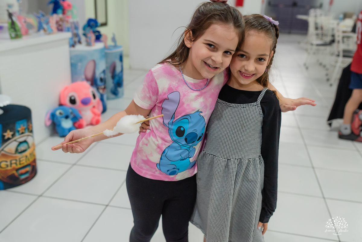 fotografia infantil - festa dupla - aniversário infantil - fotógrafo em Pelotas - Antonio Rocha Fotografias - ensaio infantil - festa temática - Stitch - futebol - Meu Herói - Leão - Angel - Grêmio - Quadra de Futebol - Pintura Facial - Arte Riso - irmãos