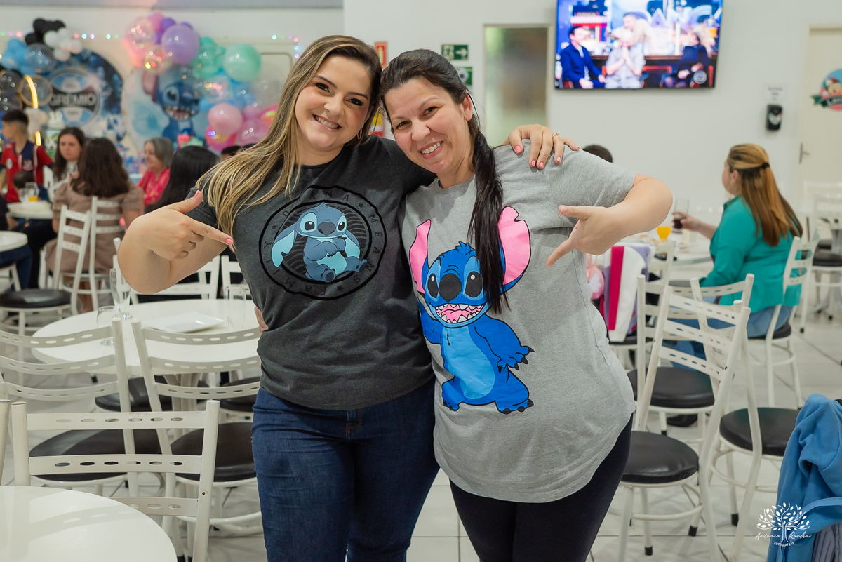 fotografia infantil - festa dupla - aniversário infantil - fotógrafo em Pelotas - Antonio Rocha Fotografias - ensaio infantil - festa temática - Stitch - futebol - Meu Herói - Leão - Angel - Grêmio - Quadra de Futebol - Pintura Facial - Arte Riso - irmãos