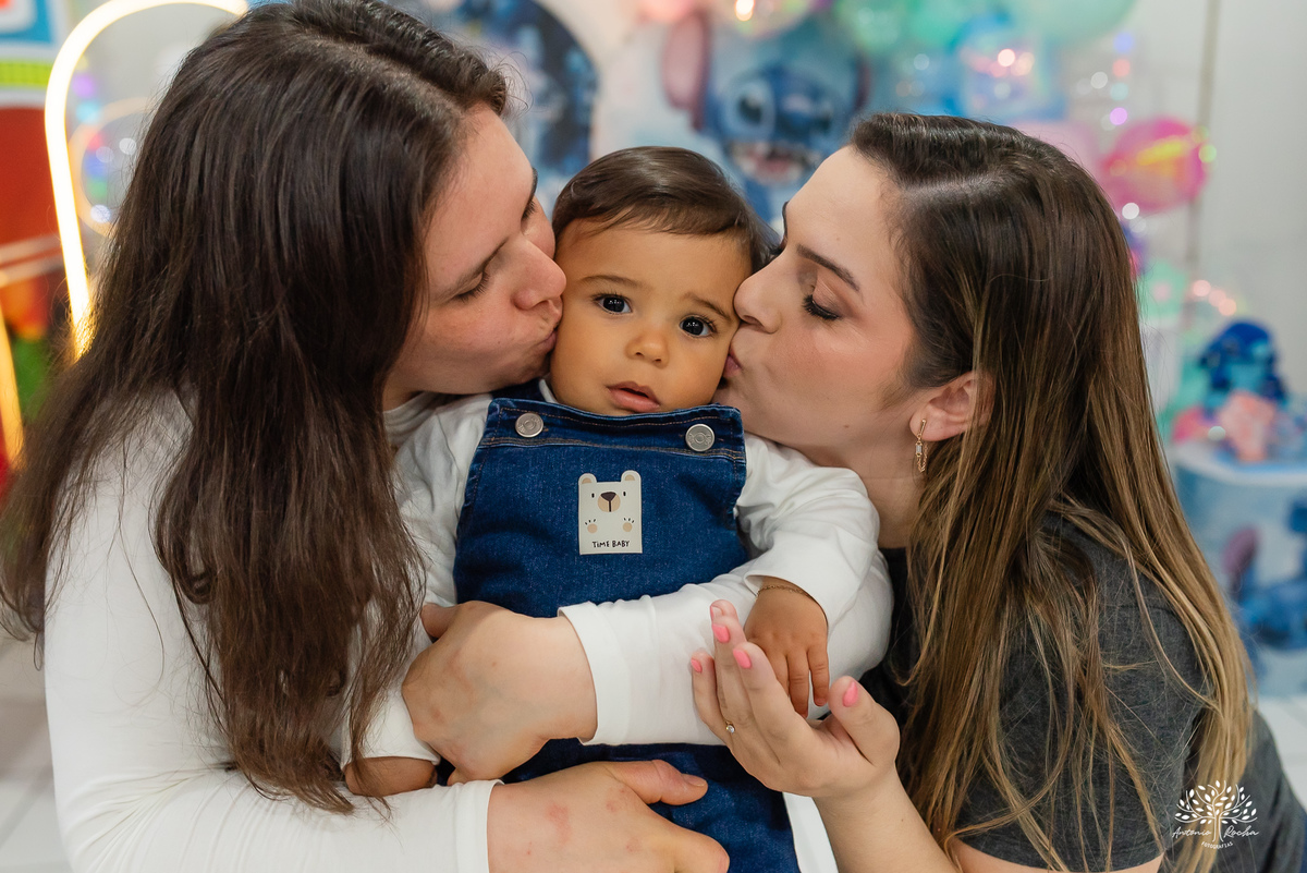 fotografia infantil - festa dupla - aniversário infantil - fotógrafo em Pelotas - Antonio Rocha Fotografias - ensaio infantil - festa temática - Stitch - futebol - Meu Herói - Leão - Angel - Grêmio - Quadra de Futebol - Pintura Facial - Arte Riso - irmãos