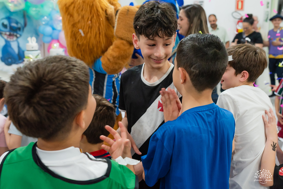 fotografia infantil - festa dupla - aniversário infantil - fotógrafo em Pelotas - Antonio Rocha Fotografias - ensaio infantil - festa temática - Stitch - futebol - Meu Herói - Leão - Angel - Grêmio - Quadra de Futebol - Pintura Facial - Arte Riso - irmãos