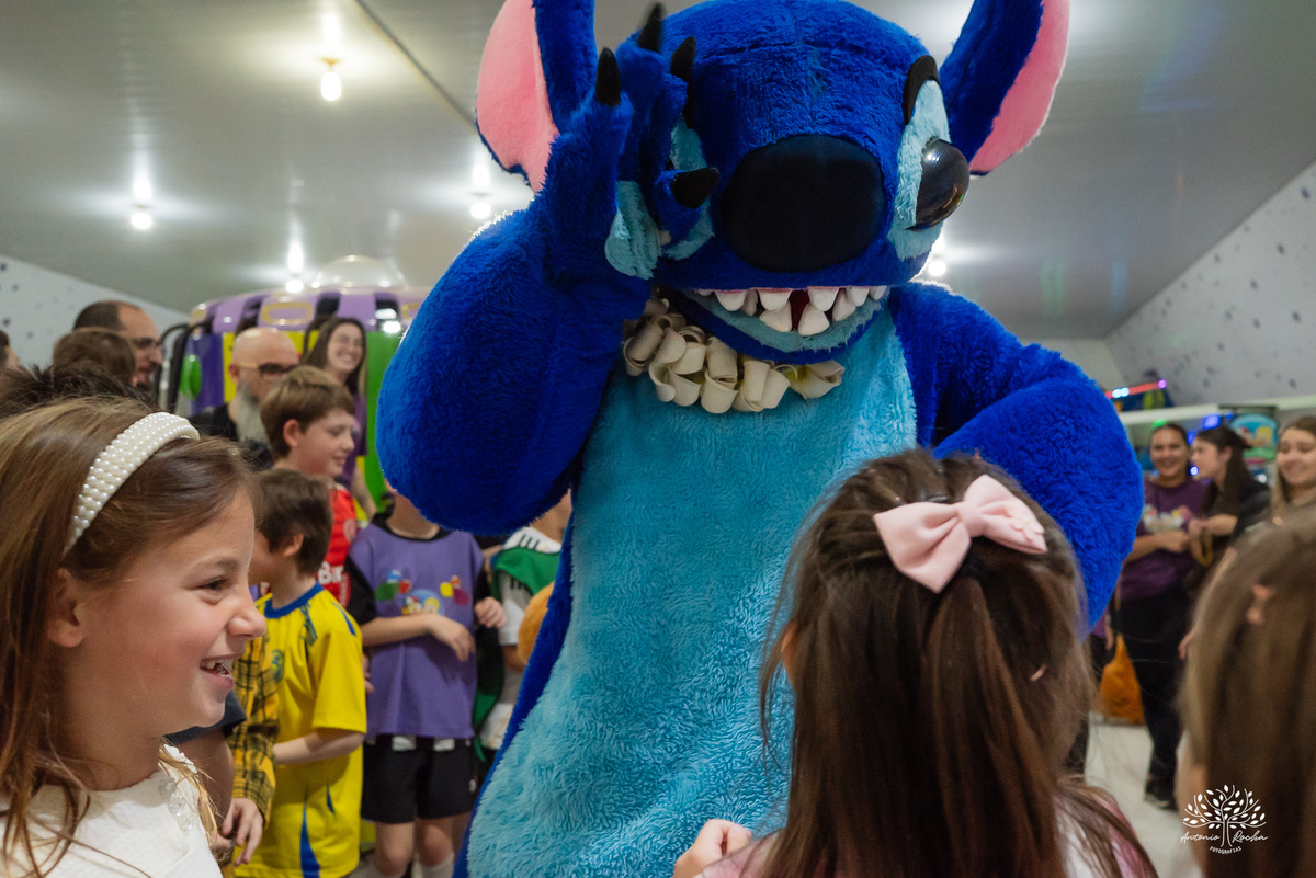 fotografia infantil - festa dupla - aniversário infantil - fotógrafo em Pelotas - Antonio Rocha Fotografias - ensaio infantil - festa temática - Stitch - futebol - Meu Herói - Leão - Angel - Grêmio - Quadra de Futebol - Pintura Facial - Arte Riso - irmãos