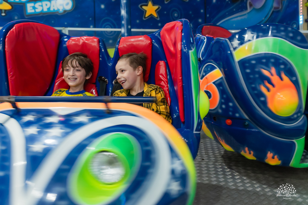 fotografia infantil - festa dupla - aniversário infantil - fotógrafo em Pelotas - Antonio Rocha Fotografias - ensaio infantil - festa temática - Stitch - futebol - Meu Herói - Leão - Angel - Grêmio - Quadra de Futebol - Pintura Facial - Arte Riso - irmãos