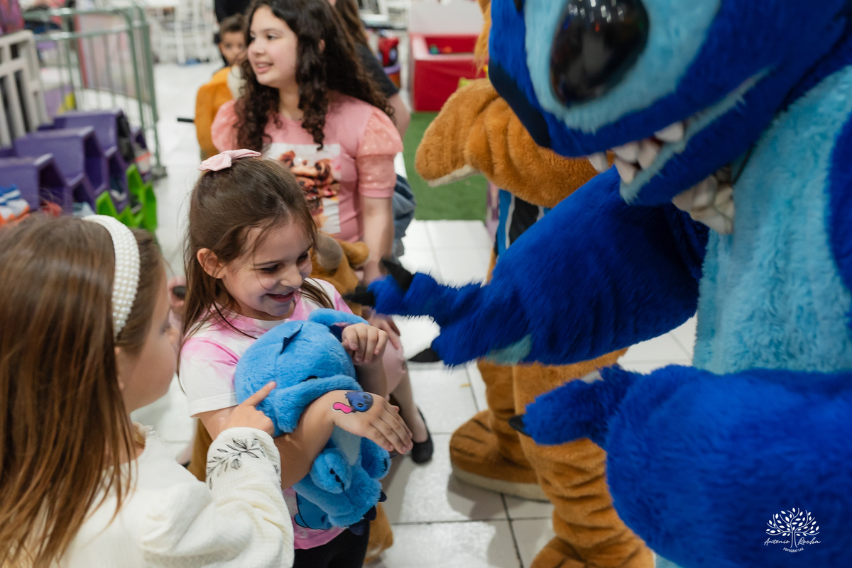 fotografia infantil - festa dupla - aniversário infantil - fotógrafo em Pelotas - Antonio Rocha Fotografias - ensaio infantil - festa temática - Stitch - futebol - Meu Herói - Leão - Angel - Grêmio - Quadra de Futebol - Pintura Facial - Arte Riso - irmãos
