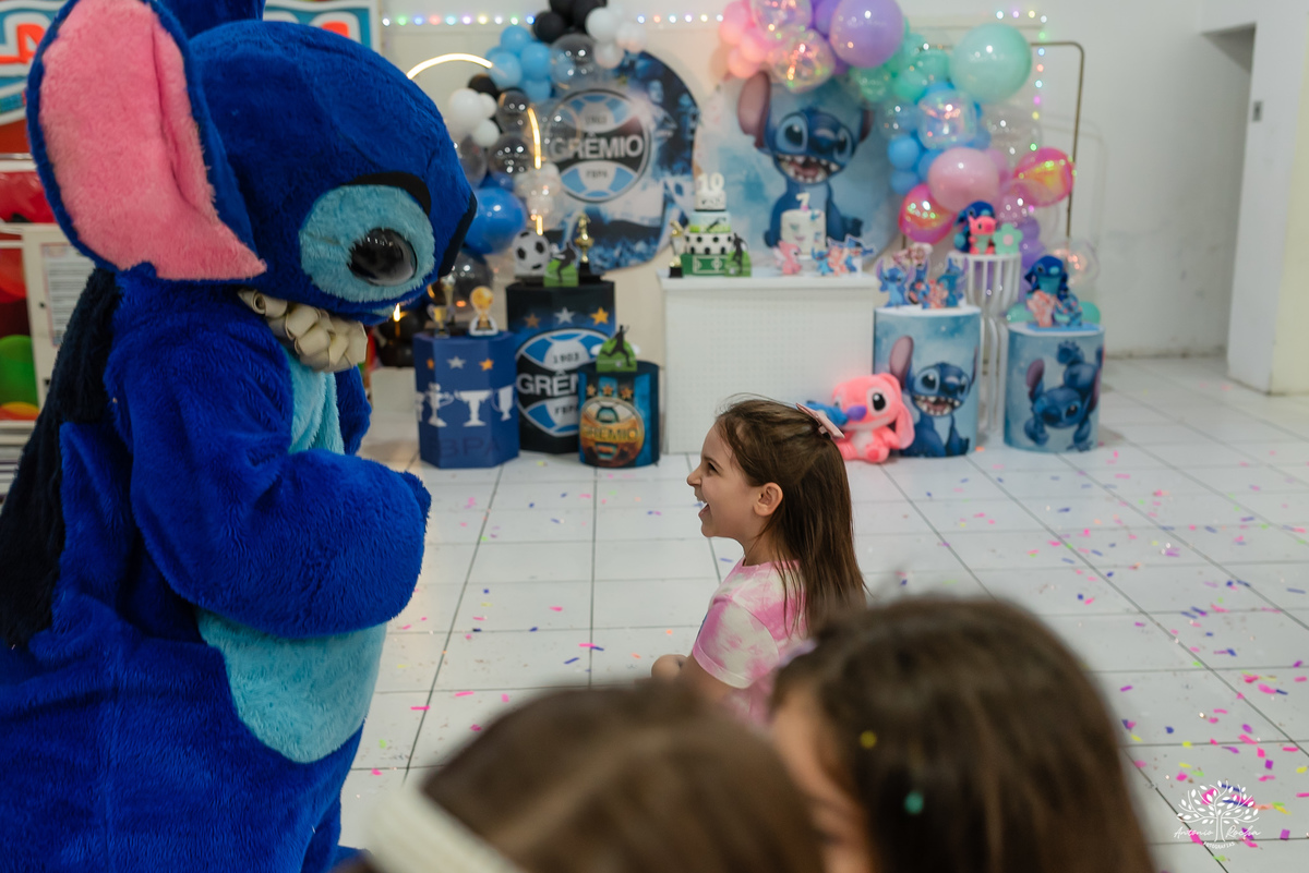 fotografia infantil - festa dupla - aniversário infantil - fotógrafo em Pelotas - Antonio Rocha Fotografias - ensaio infantil - festa temática - Stitch - futebol - Meu Herói - Leão - Angel - Grêmio - Quadra de Futebol - Pintura Facial - Arte Riso - irmãos