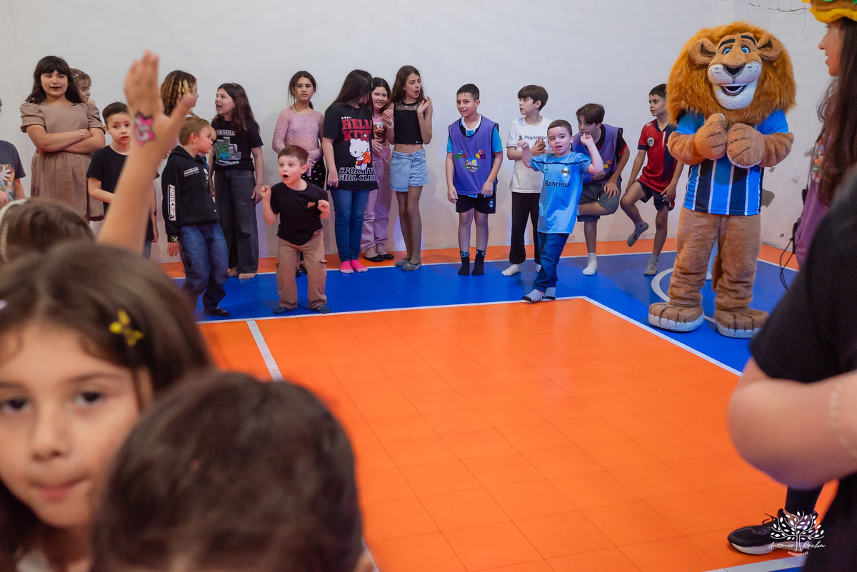 fotografia infantil - festa dupla - aniversário infantil - fotógrafo em Pelotas - Antonio Rocha Fotografias - ensaio infantil - festa temática - Stitch - futebol - Meu Herói - Leão - Angel - Grêmio - Quadra de Futebol - Pintura Facial - Arte Riso - irmãos