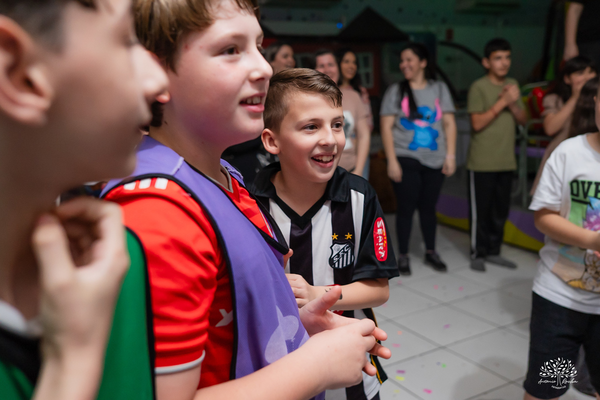 fotografia infantil - festa dupla - aniversário infantil - fotógrafo em Pelotas - Antonio Rocha Fotografias - ensaio infantil - festa temática - Stitch - futebol - Meu Herói - Leão - Angel - Grêmio - Quadra de Futebol - Pintura Facial - Arte Riso - irmãos