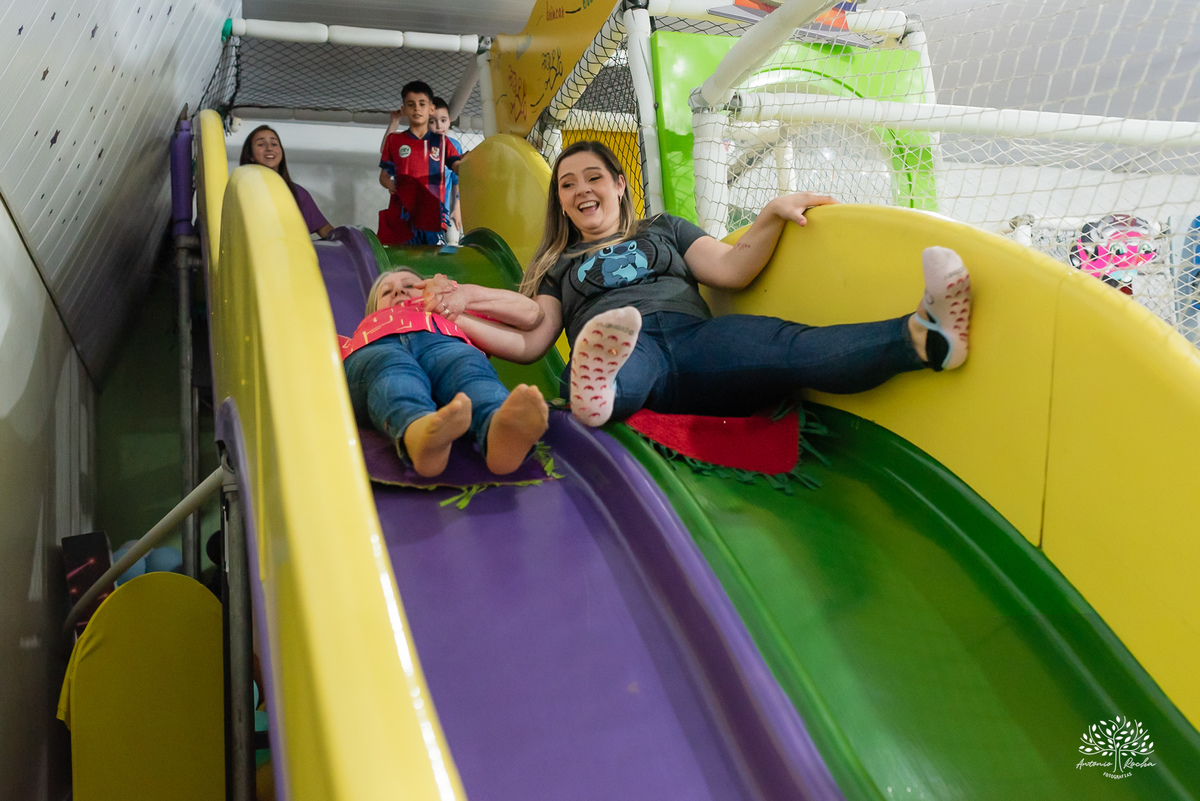 fotografia infantil - festa dupla - aniversário infantil - fotógrafo em Pelotas - Antonio Rocha Fotografias - ensaio infantil - festa temática - Stitch - futebol - Meu Herói - Leão - Angel - Grêmio - Quadra de Futebol - Pintura Facial - Arte Riso - irmãos