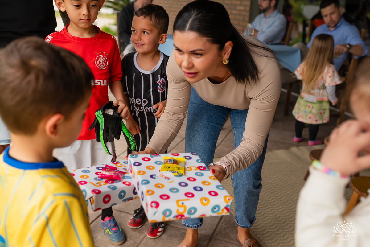 aniversário-infantil - irmãos - festa-dupla - fotografia-infantil - Pelotas - Clube-Dunas - Stitch - espontaneidade - Antonio-Rocha-Fotografias -Animadores - Recreação Pés Descalço - Música ao vivo - Cama Elástica - Balão Surpresa - Personalizados - Bolo