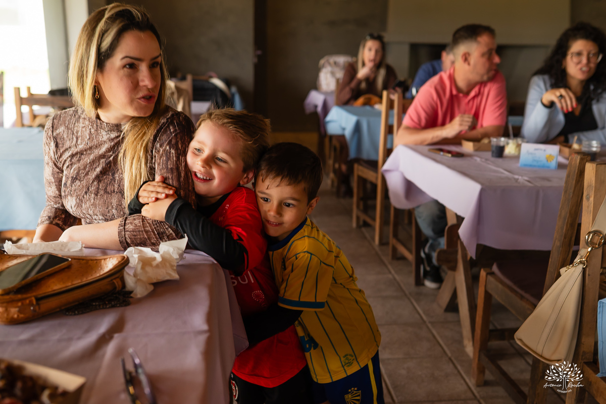 aniversário-infantil - irmãos - festa-dupla - fotografia-infantil - Pelotas - Clube-Dunas - Stitch - espontaneidade - Antonio-Rocha-Fotografias -Animadores - Recreação Pés Descalço - Música ao vivo - Cama Elástica - Balão Surpresa - Personalizados - Bolo