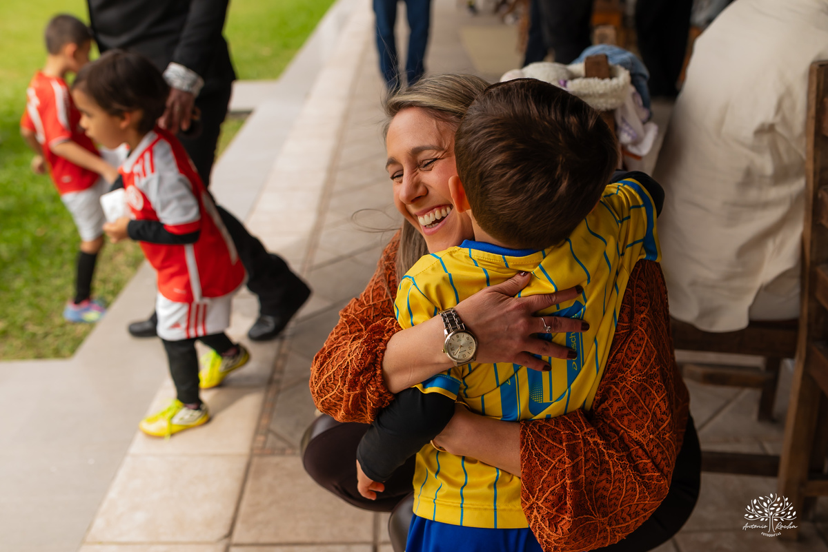 aniversário-infantil - irmãos - festa-dupla - fotografia-infantil - Pelotas - Clube-Dunas - Stitch - espontaneidade - Antonio-Rocha-Fotografias -Animadores - Recreação Pés Descalço - Música ao vivo - Cama Elástica - Balão Surpresa - Personalizados - Bolo