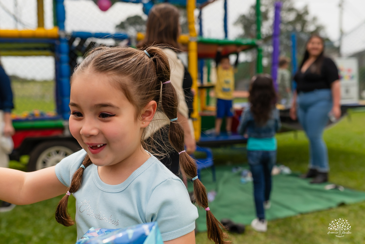 aniversário-infantil - irmãos - festa-dupla - fotografia-infantil - Pelotas - Clube-Dunas - Stitch - espontaneidade - Antonio-Rocha-Fotografias -Animadores - Recreação Pés Descalço - Música ao vivo - Cama Elástica - Balão Surpresa - Personalizados - Bolo
