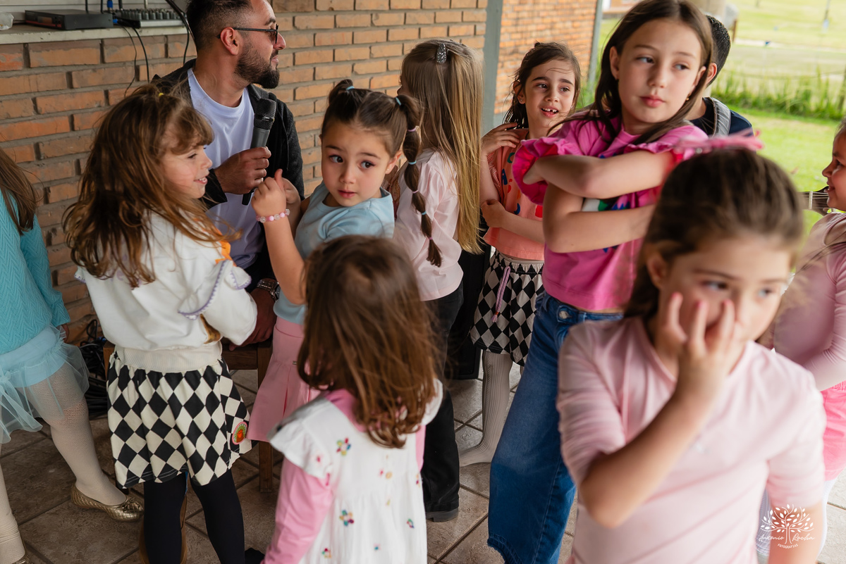 aniversário-infantil - irmãos - festa-dupla - fotografia-infantil - Pelotas - Clube-Dunas - Stitch - espontaneidade - Antonio-Rocha-Fotografias -Animadores - Recreação Pés Descalço - Música ao vivo - Cama Elástica - Balão Surpresa - Personalizados - Bolo