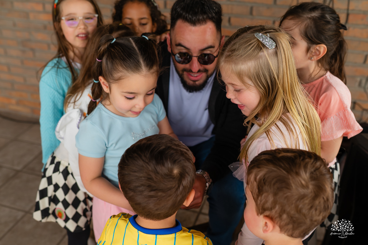 aniversário-infantil - irmãos - festa-dupla - fotografia-infantil - Pelotas - Clube-Dunas - Stitch - espontaneidade - Antonio-Rocha-Fotografias -Animadores - Recreação Pés Descalço - Música ao vivo - Cama Elástica - Balão Surpresa - Personalizados - Bolo
