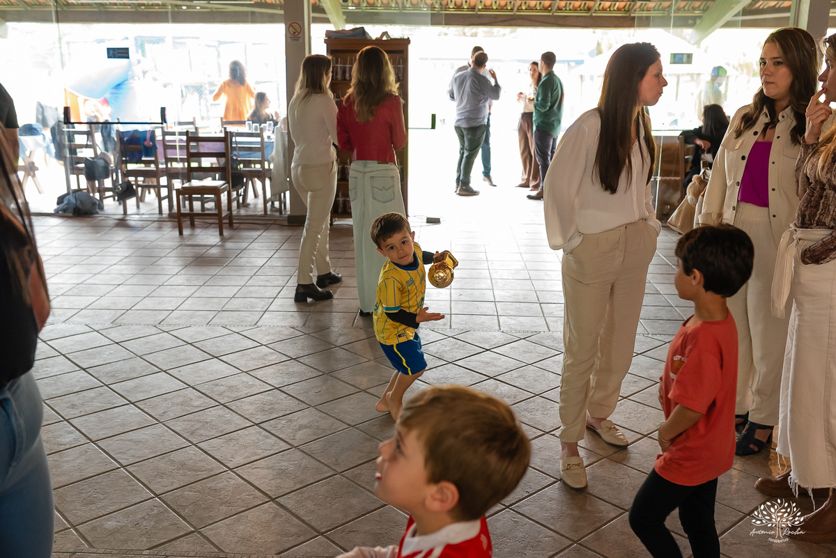 aniversário-infantil - irmãos - festa-dupla - fotografia-infantil - Pelotas - Clube-Dunas - Stitch - espontaneidade - Antonio-Rocha-Fotografias -Animadores - Recreação Pés Descalço - Música ao vivo - Cama Elástica - Balão Surpresa - Personalizados - Bolo