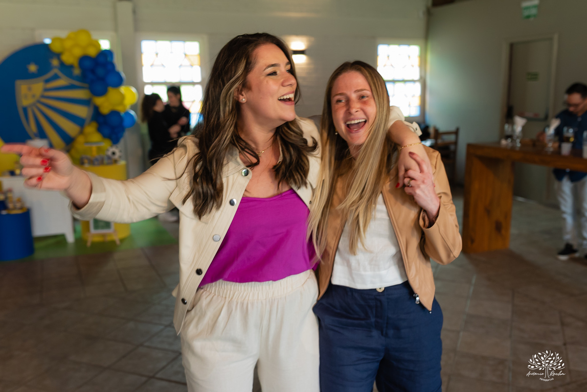 aniversário-infantil - irmãos - festa-dupla - fotografia-infantil - Pelotas - Clube-Dunas - Stitch - espontaneidade - Antonio-Rocha-Fotografias -Animadores - Recreação Pés Descalço - Música ao vivo - Cama Elástica - Balão Surpresa - Personalizados - Bolo