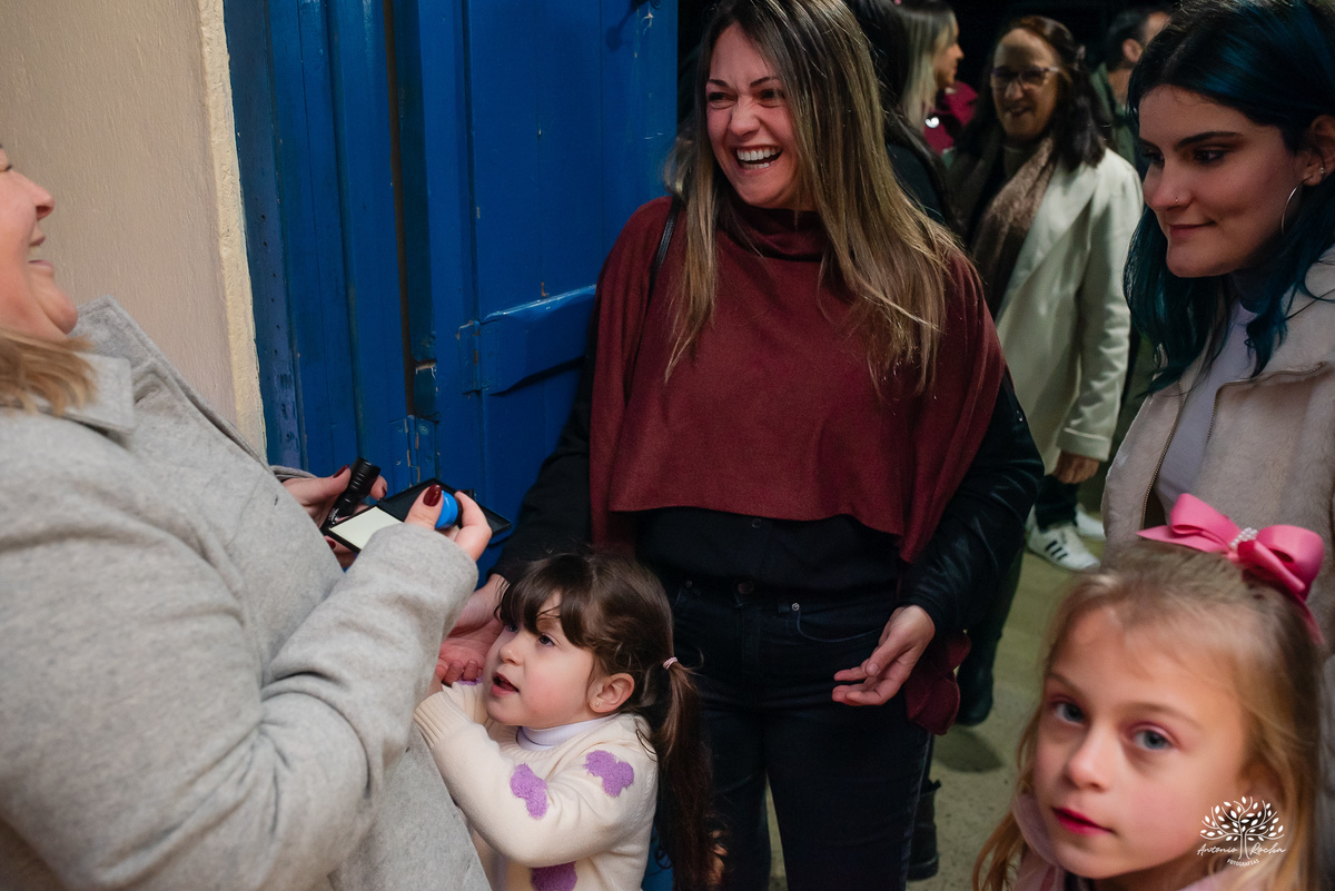 40 anos - festa retrô - discoteca anos 80 - fotografia de eventos e aniversários - fotógrafo em Pelotas - festa temática - pista de dança - luzes coloridas - bola espelhada - música clássica - nostalgia - registros fotográficos - Antonio Rocha Fotografias