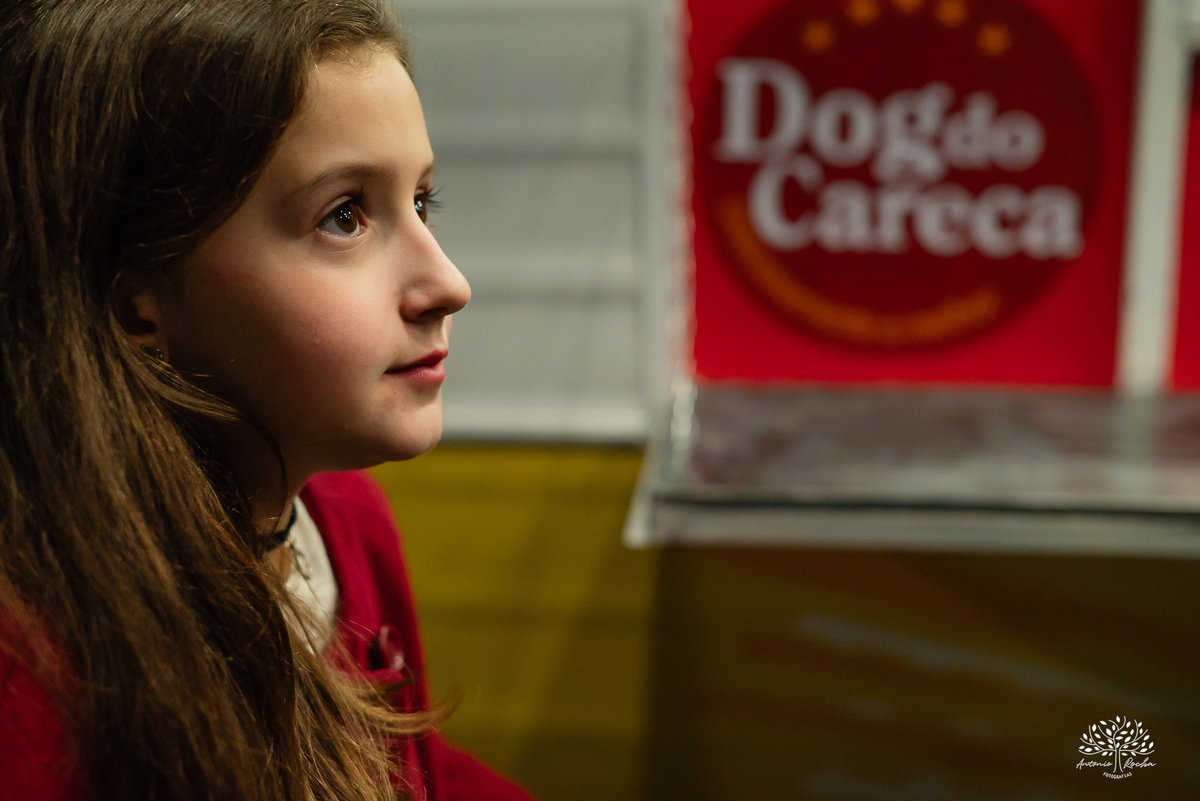 40 anos - festa retrô - discoteca anos 80 - fotografia de eventos e aniversários - fotógrafo em Pelotas - festa temática - pista de dança - luzes coloridas - bola espelhada - música clássica - nostalgia - registros fotográficos - Antonio Rocha Fotografias