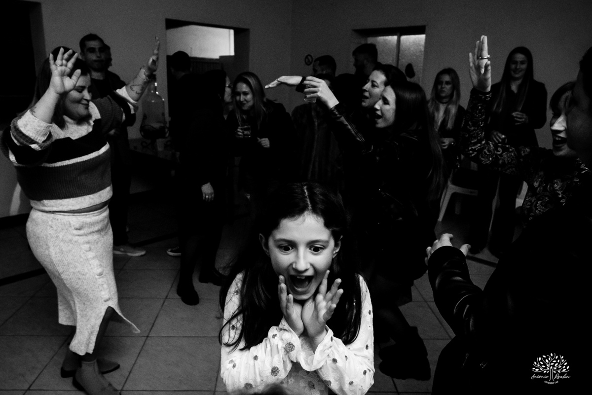 40 anos - festa retrô - discoteca anos 80 - fotografia de eventos e aniversários - fotógrafo em Pelotas - festa temática - pista de dança - luzes coloridas - bola espelhada - música clássica - nostalgia - registros fotográficos - Antonio Rocha Fotografias