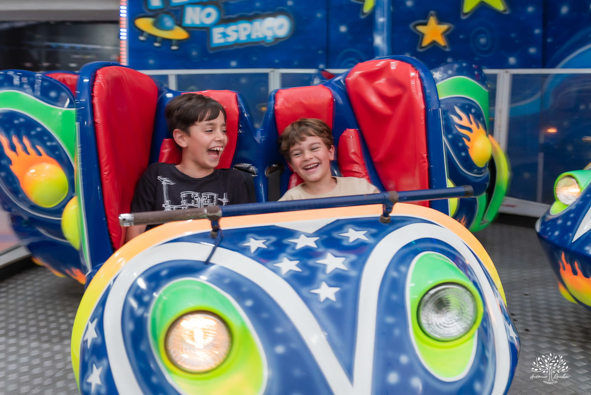 fotografia infantil - aniversário infantil - fotógrafo de crianças - Antonio Rocha Fotografias - fotografia espontânea - fotografia de família - ensaio infantil - festa de aniversário - fotógrafo barbudo - fotografia afetiva - Pelotas - roblox - game tnt