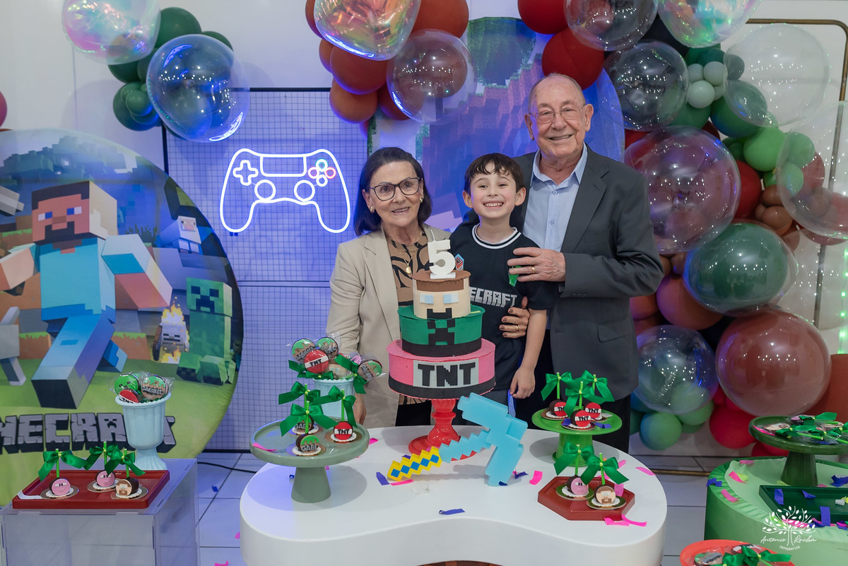 fotografia infantil - aniversário infantil - fotógrafo de crianças - Antonio Rocha Fotografias - fotografia espontânea - fotografia de família - ensaio infantil - festa de aniversário - fotógrafo barbudo - fotografia afetiva - Pelotas - roblox - game tnt