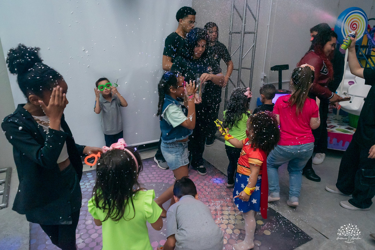 Heitor - aniversário infantil - fotografia de festa - fotógrafo de crianças - Antonio Rocha Fotografias - fotografia de família - infância  - playground - bolinhas de sabão - parabéns animado - balão surpresa - fotografia de aniversário - Pelotas-labamba