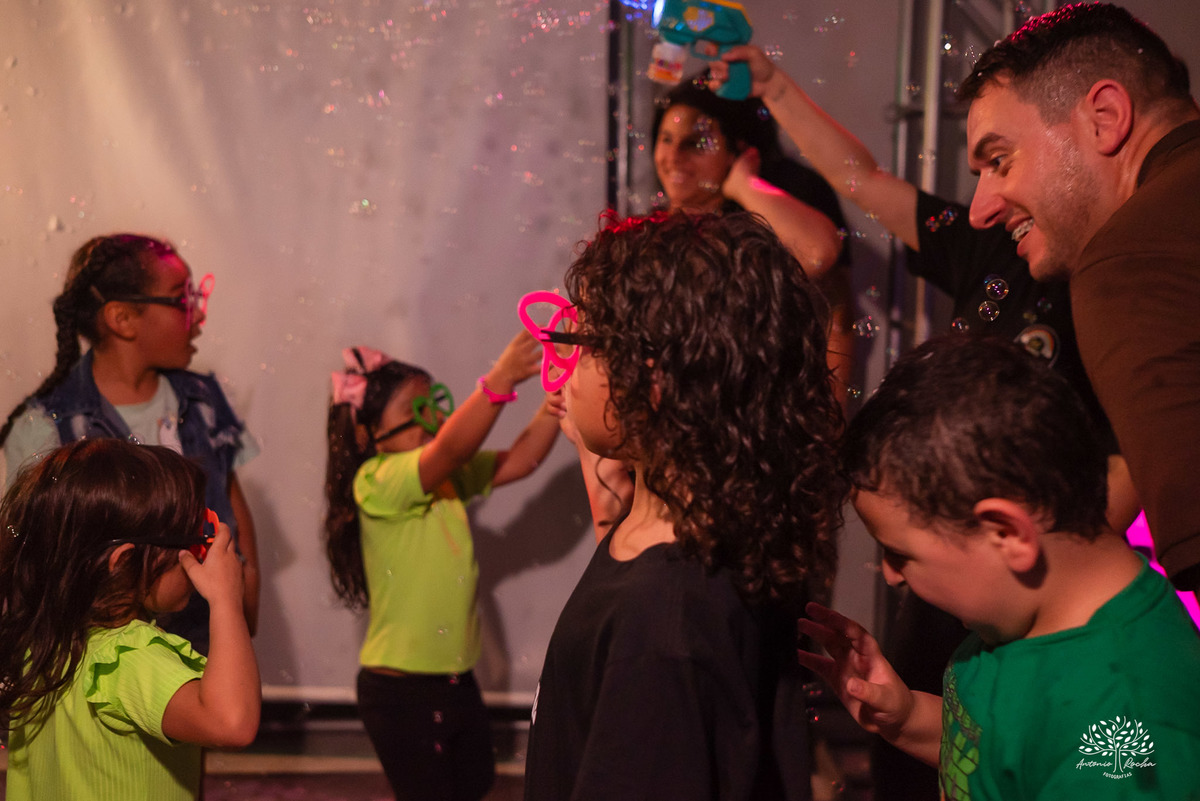 Heitor - aniversário infantil - fotografia de festa - fotógrafo de crianças - Antonio Rocha Fotografias - fotografia de família - infância  - playground - bolinhas de sabão - parabéns animado - balão surpresa - fotografia de aniversário - Pelotas-labamba