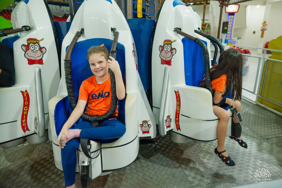 aniversário infantil - fotografia infantil - fotógrafa infantil - festa de aniversário - fotógrafa de família - história em família - infância - festa da Teté - bolo de aniversário - fotógrafo em Pelotas - Antonio Rocha Fotografias – tio Guigui – renata 