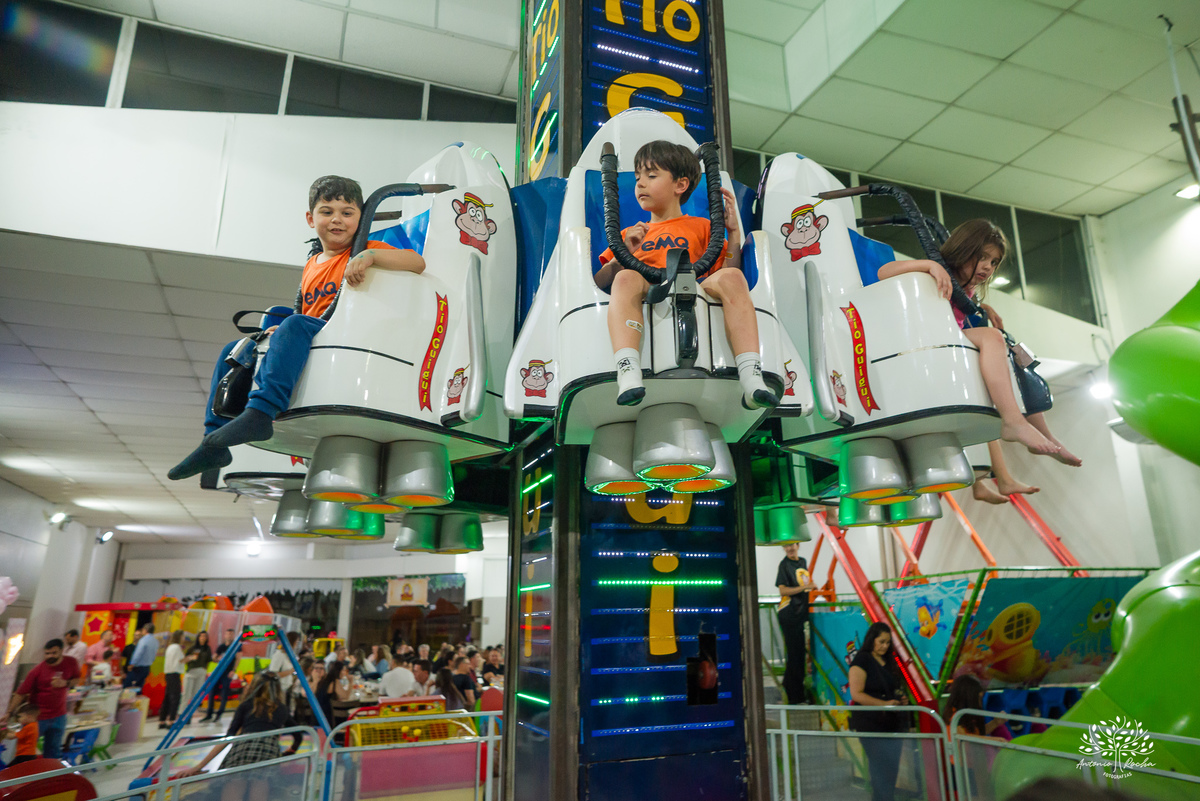 aniversário infantil - fotografia infantil - fotógrafa infantil - festa de aniversário - fotógrafa de família - história em família - infância - festa da Teté - bolo de aniversário - fotógrafo em Pelotas - Antonio Rocha Fotografias – tio Guigui – renata 