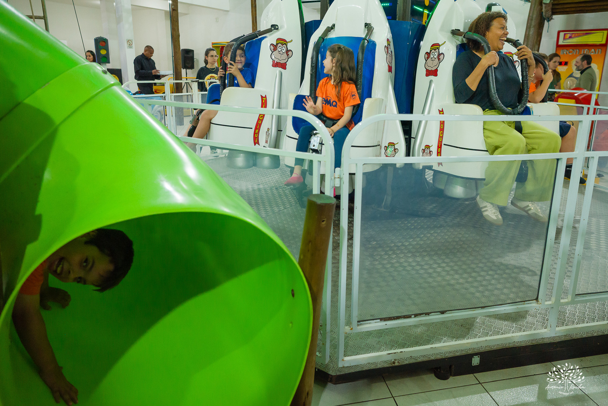 aniversário infantil - fotografia infantil - fotógrafa infantil - festa de aniversário - fotógrafa de família - história em família - infância - festa da Teté - bolo de aniversário - fotógrafo em Pelotas - Antonio Rocha Fotografias – tio Guigui – renata 