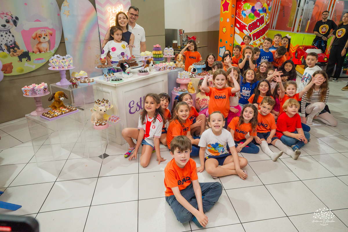 aniversário infantil - fotografia infantil - fotógrafa infantil - festa de aniversário - fotógrafa de família - história em família - infância - festa da Teté - bolo de aniversário - fotógrafo em Pelotas - Antonio Rocha Fotografias – tio Guigui – renata 