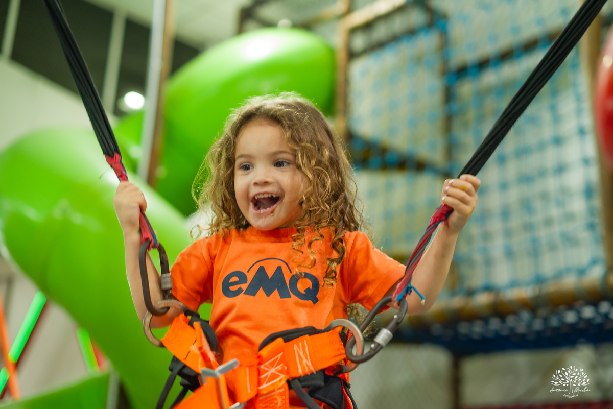 aniversário infantil - fotografia infantil - fotógrafa infantil - festa de aniversário - fotógrafa de família - história em família - infância - festa da Teté - bolo de aniversário - fotógrafo em Pelotas - Antonio Rocha Fotografias – tio Guigui – renata 