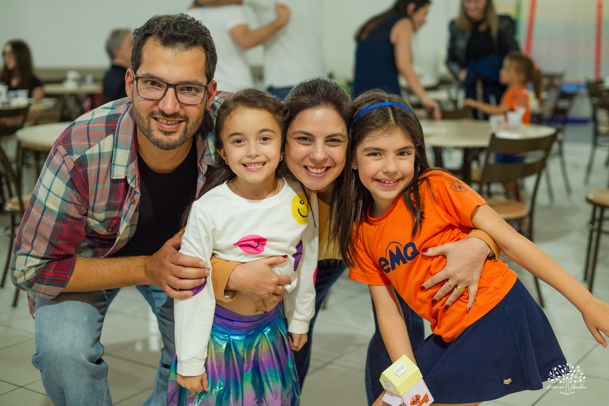 aniversário infantil - fotografia infantil - fotógrafa infantil - festa de aniversário - fotógrafa de família - história em família - infância - festa da Teté - bolo de aniversário - fotógrafo em Pelotas - Antonio Rocha Fotografias – tio Guigui – renata 