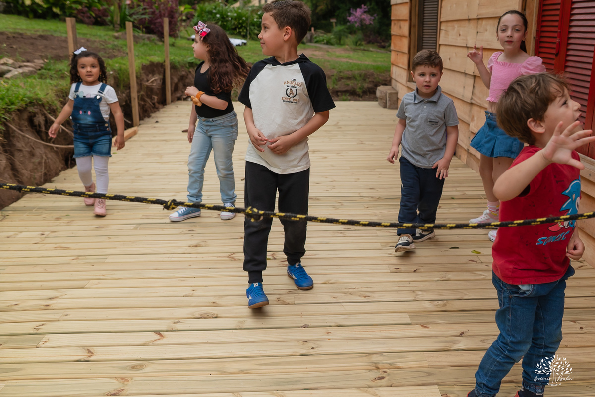 primeiro aninho - primeira volta ao sol - fotografia infantil - aniversário infantil  - ensaio de um ano - festa de aniversário - Theodoro - família - Pousada - Refúgio Santa Eulália - fotógrafo de crianças - bolhas de sabão - parabéns - Antonio Rocha