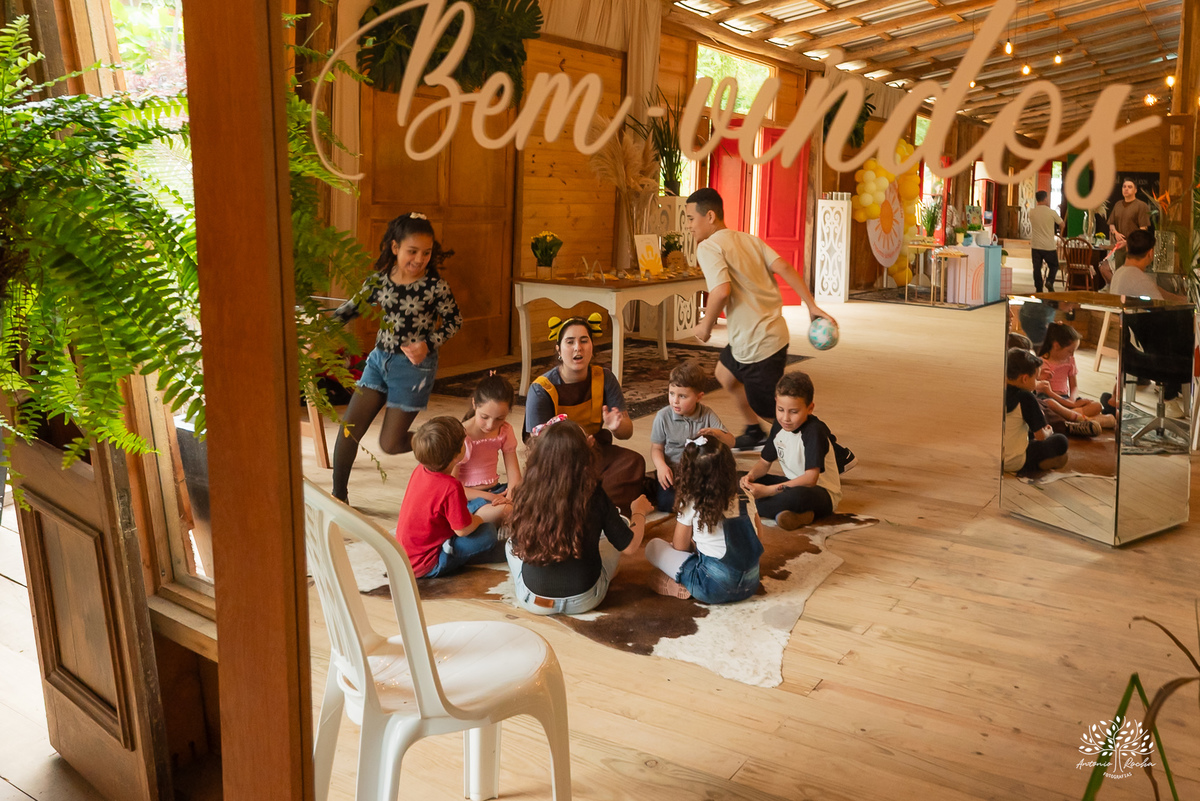 primeiro aninho - primeira volta ao sol - fotografia infantil - aniversário infantil  - ensaio de um ano - festa de aniversário - Theodoro - família - Pousada - Refúgio Santa Eulália - fotógrafo de crianças - bolhas de sabão - parabéns - Antonio Rocha