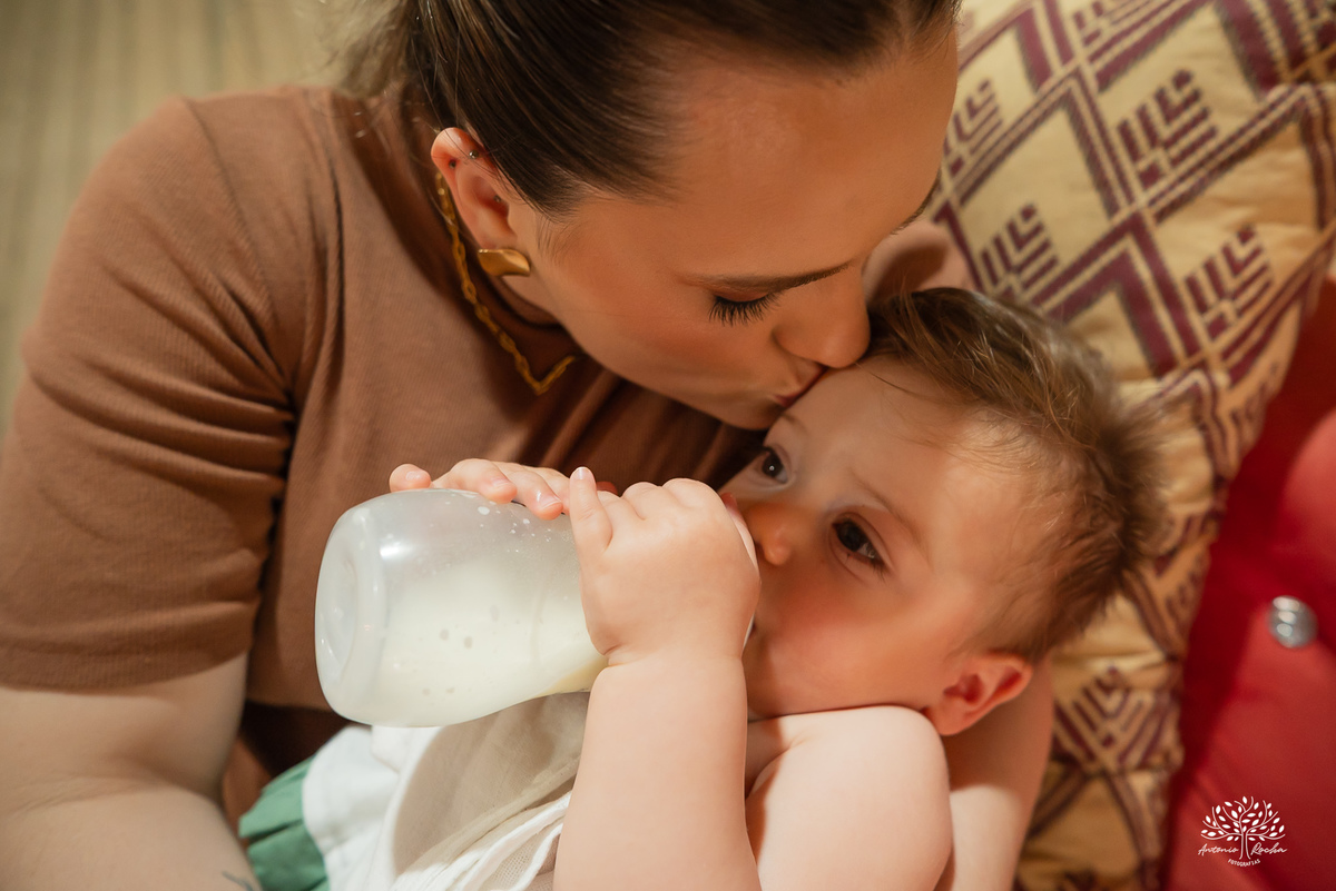 primeiro aninho - primeira volta ao sol - fotografia infantil - aniversário infantil  - ensaio de um ano - festa de aniversário - Theodoro - família - Pousada - Refúgio Santa Eulália - fotógrafo de crianças - bolhas de sabão - parabéns - Antonio Rocha