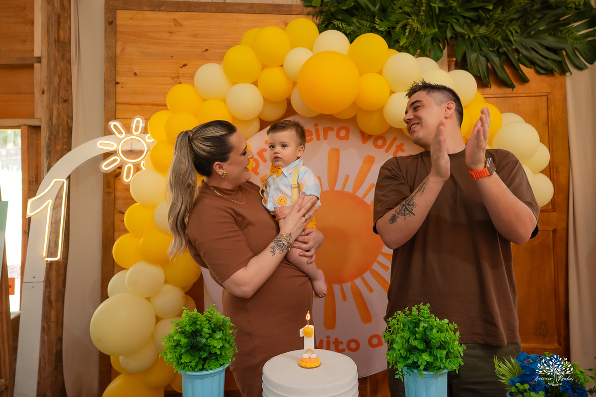 primeiro aninho - primeira volta ao sol - fotografia infantil - aniversário infantil  - ensaio de um ano - festa de aniversário - Theodoro - família - Pousada - Refúgio Santa Eulália - fotógrafo de crianças - bolhas de sabão - parabéns - Antonio Rocha