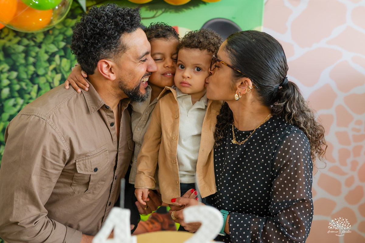aniversário infantil - fotografia infantil - fotógrafo de festa - fotografia de irmãos - celebração em dose dupla - fotos de família - fotografia de aniversário - fotógrafo em Pelotas - fotografia documental - festa infantil - Antonio Rocha Fotografias