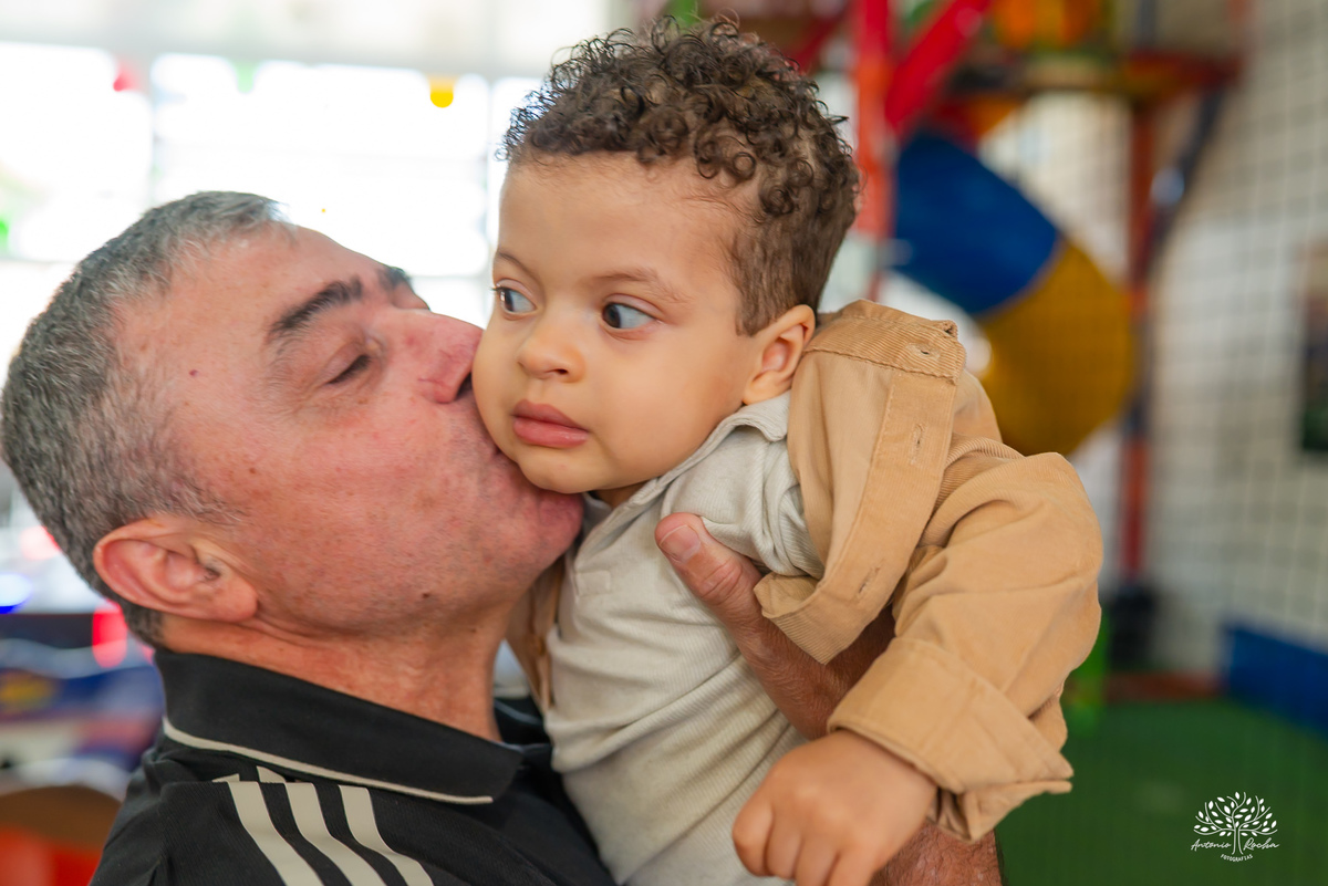 aniversário infantil - fotografia infantil - fotógrafo de festa - fotografia de irmãos - celebração em dose dupla - fotos de família - fotografia de aniversário - fotógrafo em Pelotas - fotografia documental - festa infantil - Antonio Rocha Fotografias