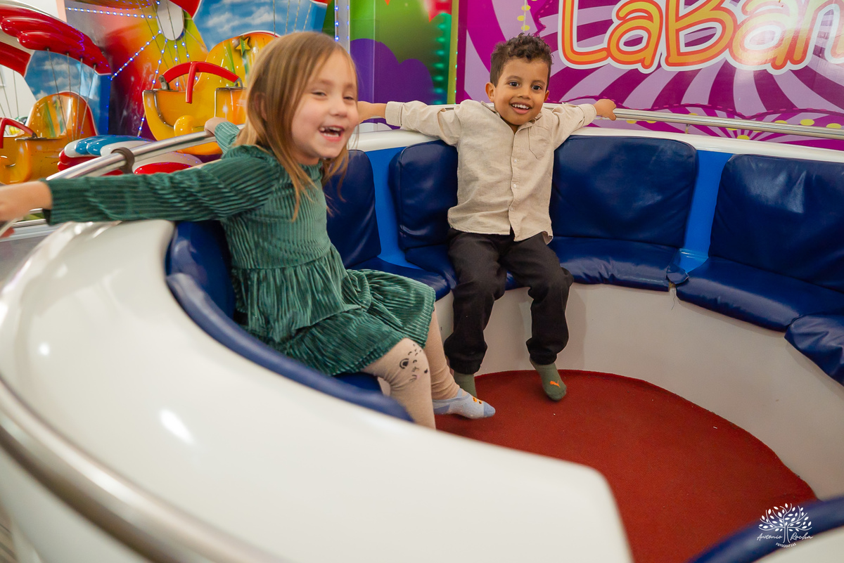aniversário infantil - fotografia infantil - fotógrafo de festa - fotografia de irmãos - celebração em dose dupla - fotos de família - fotografia de aniversário - fotógrafo em Pelotas - fotografia documental - festa infantil - Antonio Rocha Fotografias