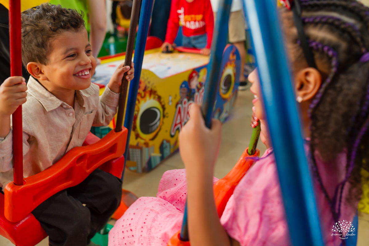 aniversário infantil - fotografia infantil - fotógrafo de festa - fotografia de irmãos - celebração em dose dupla - fotos de família - fotografia de aniversário - fotógrafo em Pelotas - fotografia documental - festa infantil - Antonio Rocha Fotografias