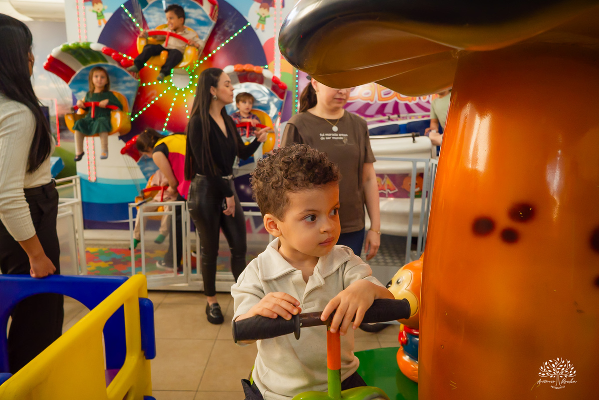 aniversário infantil - fotografia infantil - fotógrafo de festa - fotografia de irmãos - celebração em dose dupla - fotos de família - fotografia de aniversário - fotógrafo em Pelotas - fotografia documental - festa infantil - Antonio Rocha Fotografias