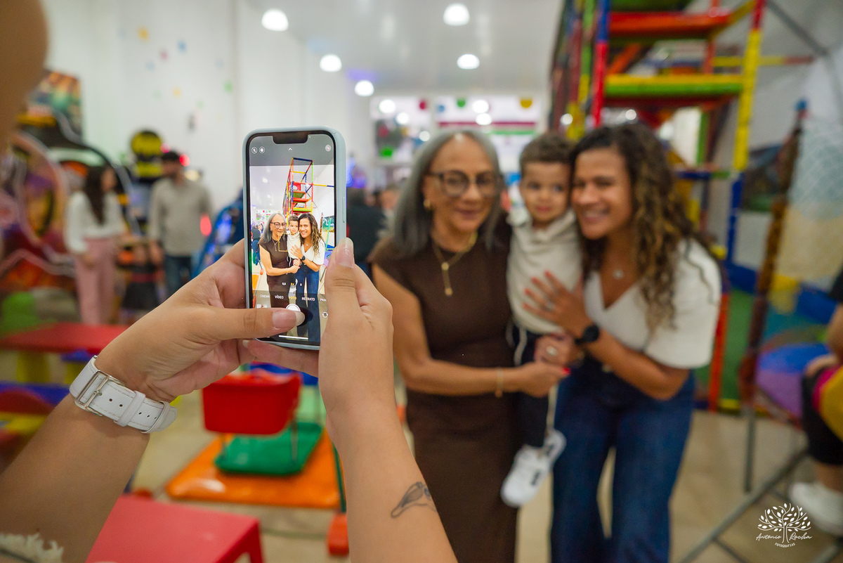 aniversário infantil - fotografia infantil - fotógrafo de festa - fotografia de irmãos - celebração em dose dupla - fotos de família - fotografia de aniversário - fotógrafo em Pelotas - fotografia documental - festa infantil - Antonio Rocha Fotografias