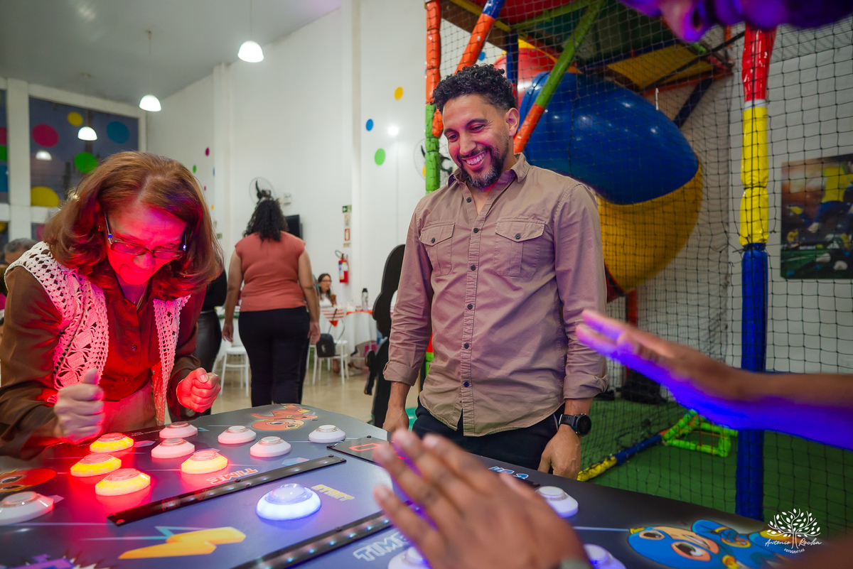 aniversário infantil - fotografia infantil - fotógrafo de festa - fotografia de irmãos - celebração em dose dupla - fotos de família - fotografia de aniversário - fotógrafo em Pelotas - fotografia documental - festa infantil - Antonio Rocha Fotografias