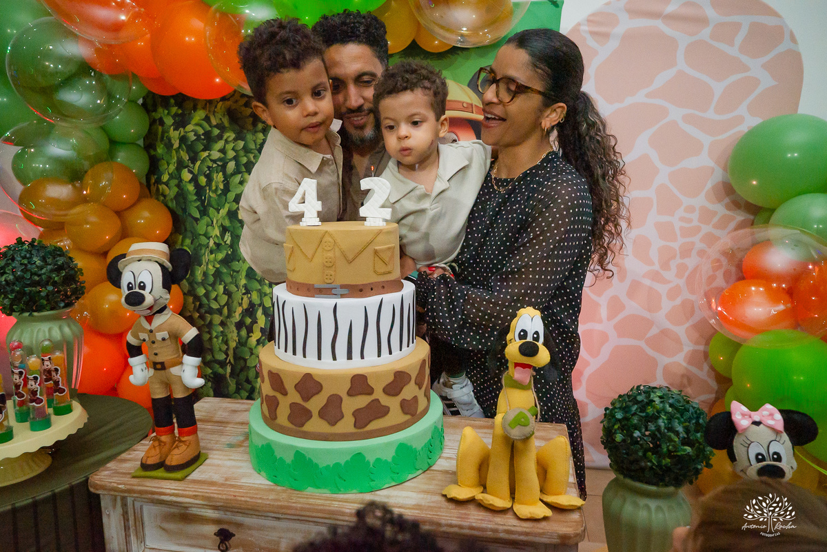aniversário infantil - fotografia infantil - fotógrafo de festa - fotografia de irmãos - celebração em dose dupla - fotos de família - fotografia de aniversário - fotógrafo em Pelotas - fotografia documental - festa infantil - Antonio Rocha Fotografias